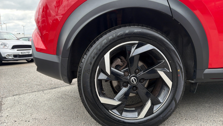 Nissan Juke 1.0 DiG-T 114 N-Connecta 5dr Petrol Hatchback